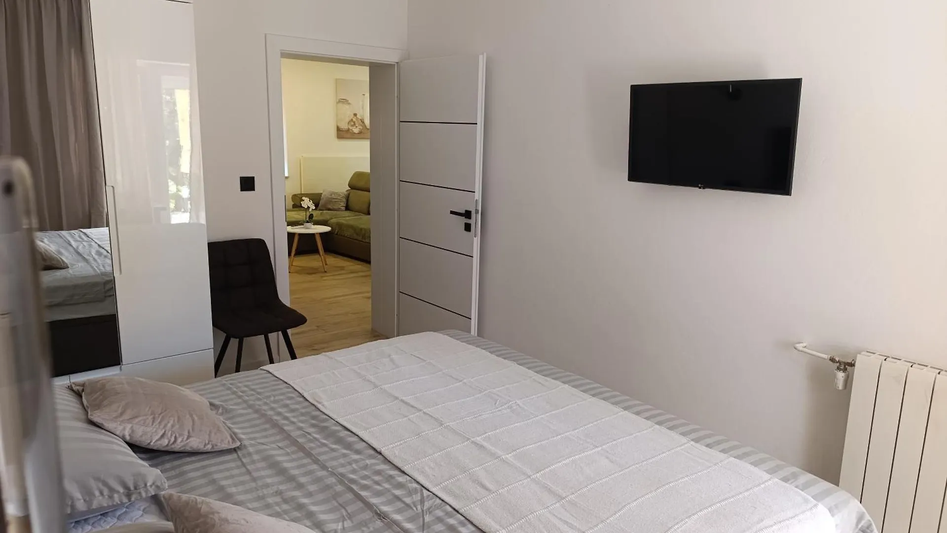 Apartman Ladini Lana Starigrad Paklenica 0*,  Croacia