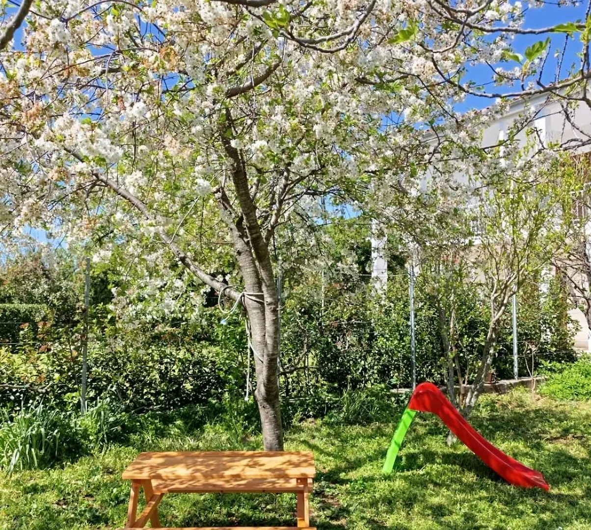Apartman Ladini Lana Starigrad Paklenica Croacia